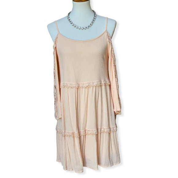 5/$25❣️ Cold Shoulder Peach Dress Small - Picture 1 of 13